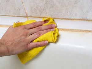 Penyebab Muncul Noda Kuning di Kamar Mandi dan Cara Atasinya Penyebab Muncul Noda Kuning di Kamar Mandi dan Cara Atasinya