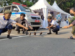 Warga Nostalgia Main Permainan Tradisional di Festival Seba Baduy di Lebak