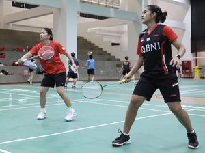 Greysia Kunjungi Latihan Tim Uber Indonesia, Beri Suntikan Semangat Greysia Kunjungi Latihan Tim Uber Indonesia, Beri Suntikan Semangat