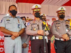 One Way di Tol, Korlantas Imbau Warga Mau ke Bandung Lewat Jalur Arteri One Way di Tol, Korlantas Imbau Warga Mau ke Bandung Lewat Jalur Arteri