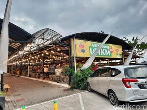 Rehat di Rest Area KM 88 B Purbaleunyi Bisa Makan Enak di Kampoeng UMKM