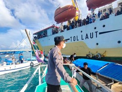 Kapal Berpenumpang 434 Orang Kandas di Sumenep