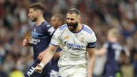 Gol Benzema memastikan Real Madrid ke final Liga Champions usai comeback dramatis atas Man City yang bukan cuma unggul di leg pertama tapi juga sempat memimpin 1-0 di Santiago Bernabeu. Foto: Getty Images/Gonzalo Arroyo Moreno