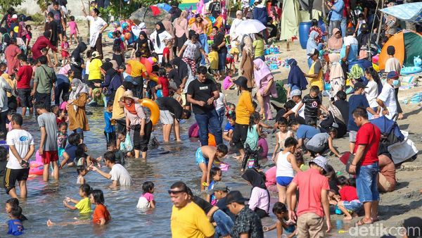 Kawasan Pantai Ancol Masih Dipadati Pengunjung, Begini Situasinya