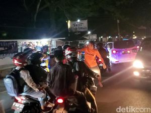 Duh! Keributan Pemobil Vs Pemotor Warnai Kemacetan di Palabuhanratu