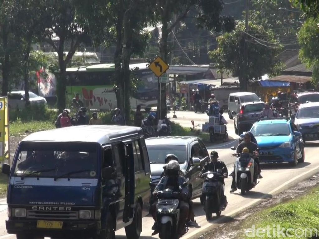 Cerita Warga Jakarta: Mobil Mogok Usai Terjebak Macet Berjam-jam di Ciater