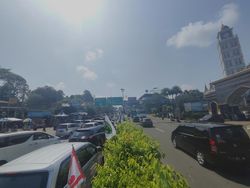 One Way Arah Puncak Dimulai, Simpang Gadog Macet