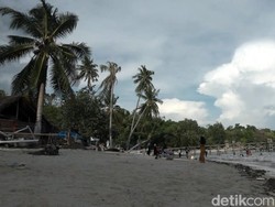 Pantai Palippis di Polman, Tempat Wisata Murah dengan Pemandangan Indah