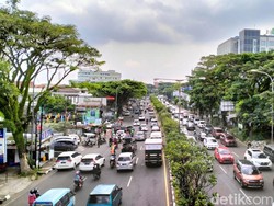 12 Ribu Kendaraan Wisatawan Masuk ke Kota Bandung Siang Ini