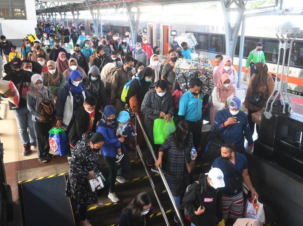 39.300 Orang Bakal Tiba di Jakarta Naik Kereta Api Hari Ini 39.300 Orang Bakal Tiba di Jakarta Naik Kereta Api Hari Ini