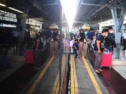 37 Ribu Penumpang Kereta Tiba di Jakarta Usai Libur Akhir Tahun