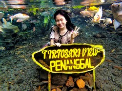 Swafoto dalam Air di Wisata Alam Tirtosari Lumajang