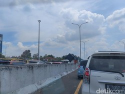 Daftar Titik Kepadatan Arus Balik di Tol Cikampek Siang Ini