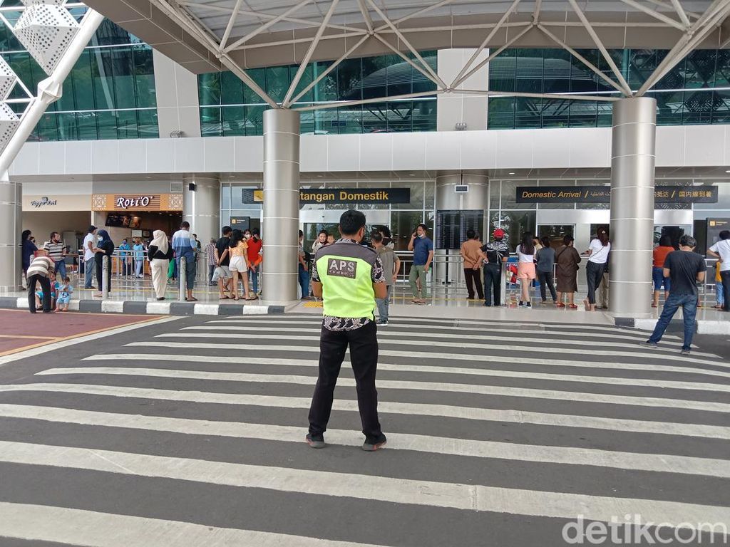 Arus Balik di Bandara Sam Ratulangi Masih Sepi, Diprediksi Padat Mulai Besok Arus Balik di Bandara Sam Ratulangi Masih Sepi, Diprediksi Padat Mulai Besok
