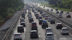 Arus Balik, Tol Jakarta Cikampek Terpantau Macet Selepas GT Cikatama