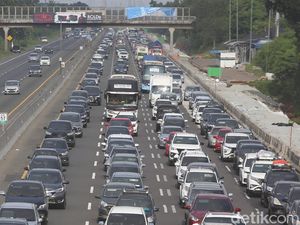 Arus Balik, Sejuta Kendaraan Telah Kembali ke Jabotabek Arus Balik, Sejuta Kendaraan Telah Kembali ke Jabotabek