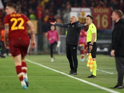 Tangis Mourinho Iringi Langkah Roma ke Final Conference League