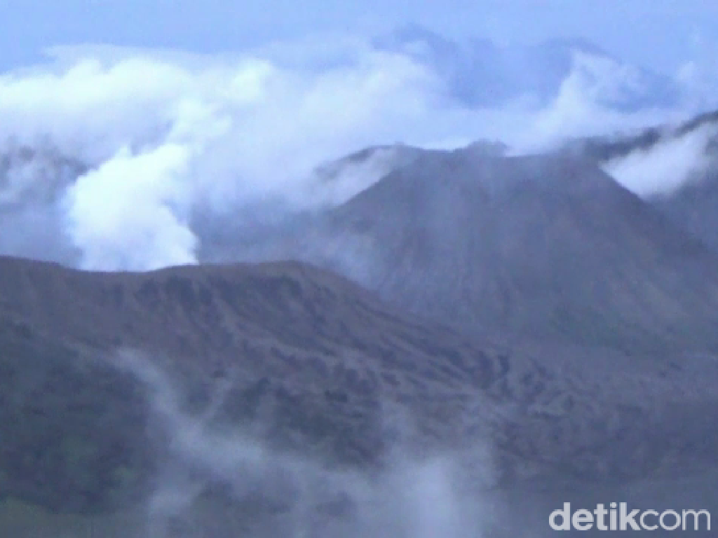 Negeri di Atas Awan Lumajang, Bisa Lihat Gunung Semeru, Bromo