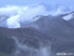Negeri di Atas Awan Lumajang, Bisa Lihat Gunung Semeru, Bromo Negeri di Atas Awan Lumajang, Bisa Lihat Gunung Semeru, Bromo