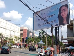 Baliho Raksasa Ajak Nikah Mbak Maya Nangkring di Klaten, Berapa Biayanya?