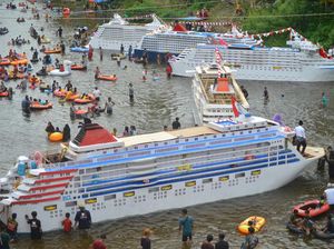 Banyak Kapal Pesiar Berlayar di Sungai Sumbar, Ada Apa?