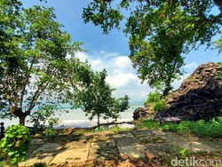 Menatap Kerajaan Laut Selatan dari Gerbang Geosite Batu Karut