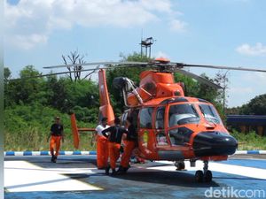 1 Ton Logistik Bantuan Korban Gempa Cianjur Diangkut Helikopter 1 Ton Logistik Bantuan Korban Gempa Cianjur Diangkut Helikopter