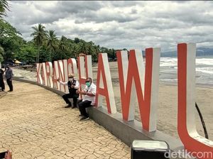 Karang Hawu Jadi Primadona Wisata di Sukabumi Saat Libur Lebaran