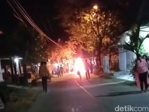 2 Motor Adu Banteng di Bojonegoro hingga Ada yang Terbakar