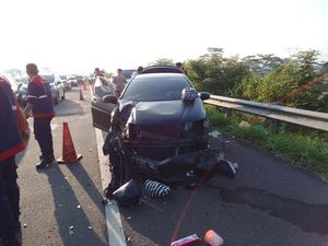Kecelakaan Libatkan 2 Mobil di Tol Pemalang-Batang, Penyebabnya Terungkap