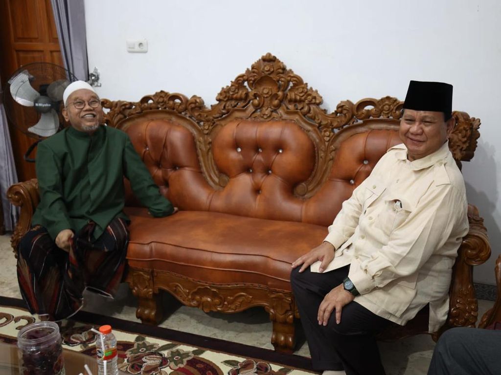 Kunjungi Ponpes di Tegal, Prabowo Didoakan Jadi Pemimpin Indonesia Kunjungi Ponpes di Tegal, Prabowo Didoakan Jadi Pemimpin Indonesia