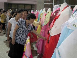 Di Korea Utara, Warga Tidak Bisa Bebas Pilih Gaya Rambut dan Pakaian Di Korea Utara, Warga Tidak Bisa Bebas Pilih Gaya Rambut dan Pakaian