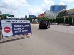 Dear Warga Bekasi, Ini Info Penting Selama One Way Arus Balik Berlaku di Tol