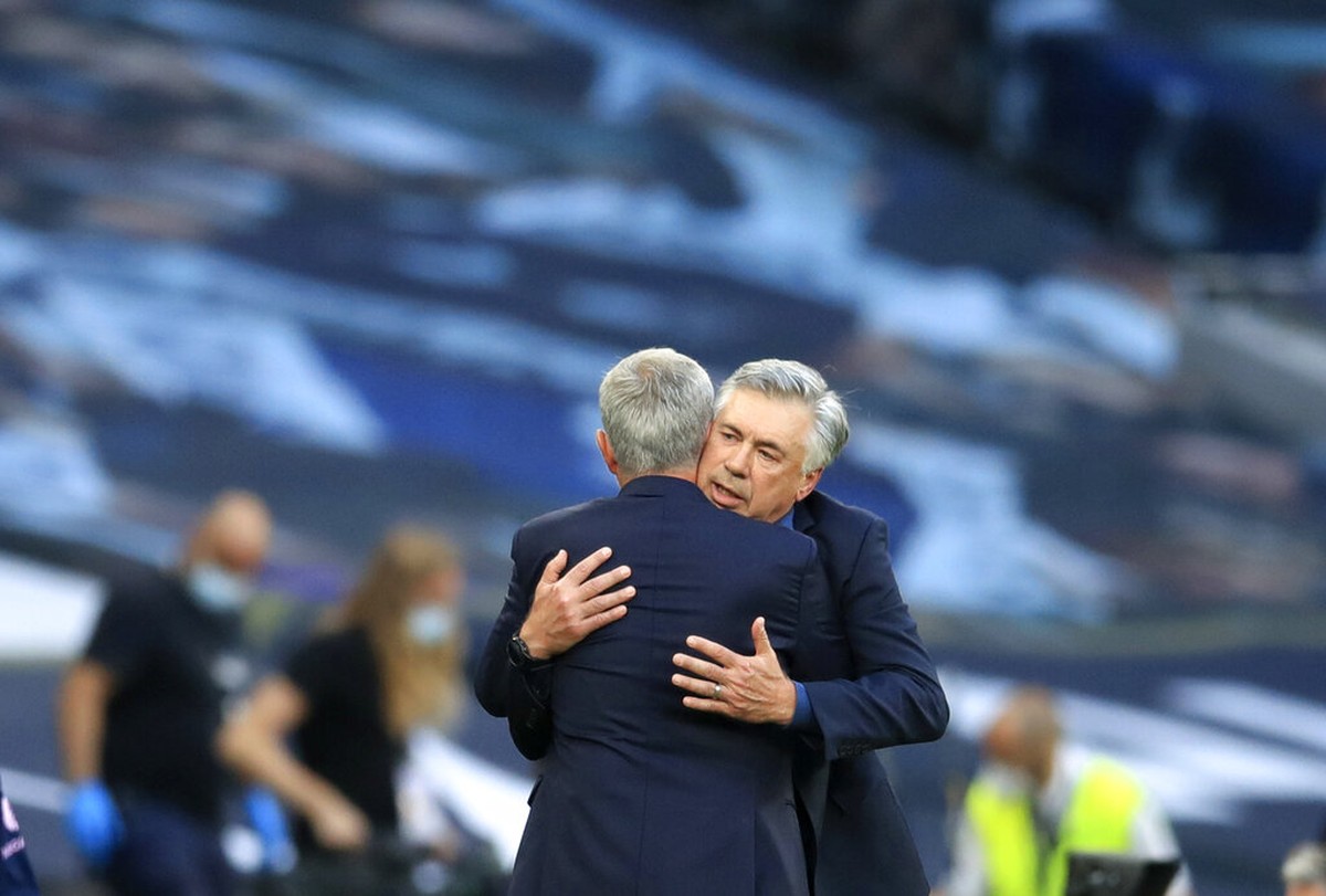 Mourinho ke Ancelotti: Yuk Menangi Final! (AP)