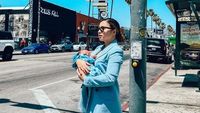 8 Gaya Stylish Nikita Willy Ajak Baby Izz Keluar Rumah, Dijuluki Hot Mama