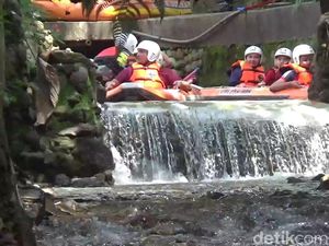 Mau Coba Arung Jeram di Sungai Air Panas? Ada di Subang Nih! Mau Coba Arung Jeram di Sungai Air Panas? Ada di Subang Nih!