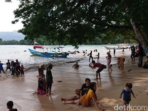 Kunjungan Wisatawan di Trenggalek Selama Lebaran Capai 58 Ribu Orang Kunjungan Wisatawan di Trenggalek Selama Lebaran Capai 58 Ribu Orang
