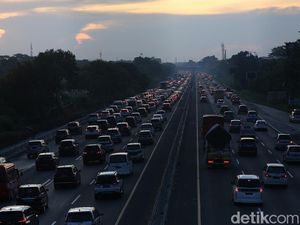 Libur Natal, One Way-Contraflow Disiapkan di Tol Cikampek dan Semarang Libur Natal, One Way-Contraflow Disiapkan di Tol Cikampek dan Semarang