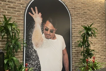 Salt Bae Bangkrut? Ini 5 Restoran Mewah Miliknya yang Ditutup