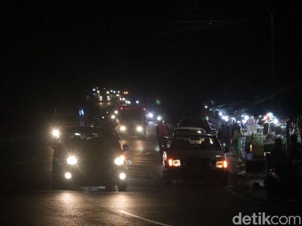 Situasi Lalin Arus Balik di Jalur Selatan Nagreg