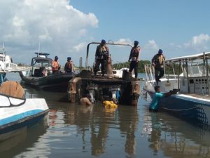 Speedboat Angkut 6 Wisatawan Terbakar di Tanjung Benoa Speedboat Angkut 6 Wisatawan Terbakar di Tanjung Benoa