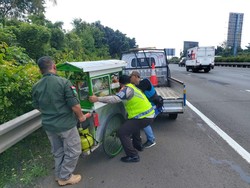 Tukang Bakso Nyasar Masuk Jalan Tol Jakarta-Tangerang, Loh Kok Bisa?