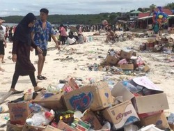 Keindahan Tanjung Bira Seketika Dirusak Sampah Pengunjung yang Menggunung