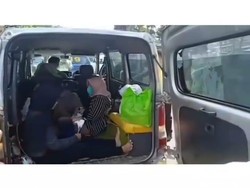 Heboh Ambulans di Puncak Nekat Terobos One Way Demi Liburan