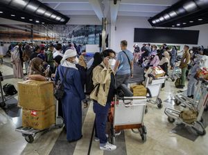 Arus Balik di Bandara Soetta Mulai Dipadati Penumpang Arus Balik di Bandara Soetta Mulai Dipadati Penumpang