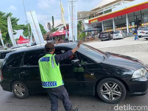 Cerita Sekuriti Rest Area Km 62 Cikampek Hadapi Mobil Pemudik Ngeyel