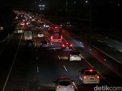Gaspol... Arus Balik di Tol Japek Lancar