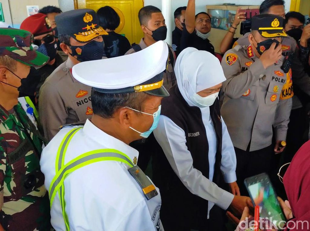 Gubernur Khofifah Pantau Arus Balik di Pelabuhan Ketapang Banyuwangi