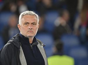 Saat Jose Mourinho Terdiam di Tengah Lautan Fans AS Roma