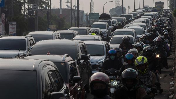 Padat Banget! Arus Balik di Pelabuhan Merak Sempat Macet 2 Km